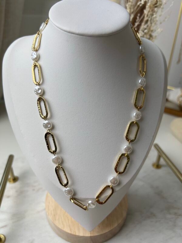 Collier samia