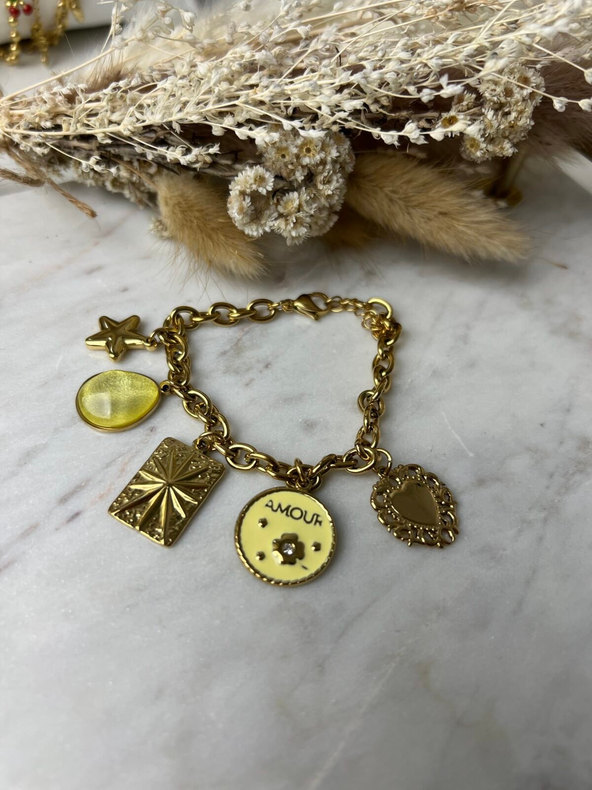 Bracelet breloque amour jaune – Image 2