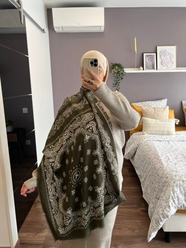 Grand foulard carré kaki