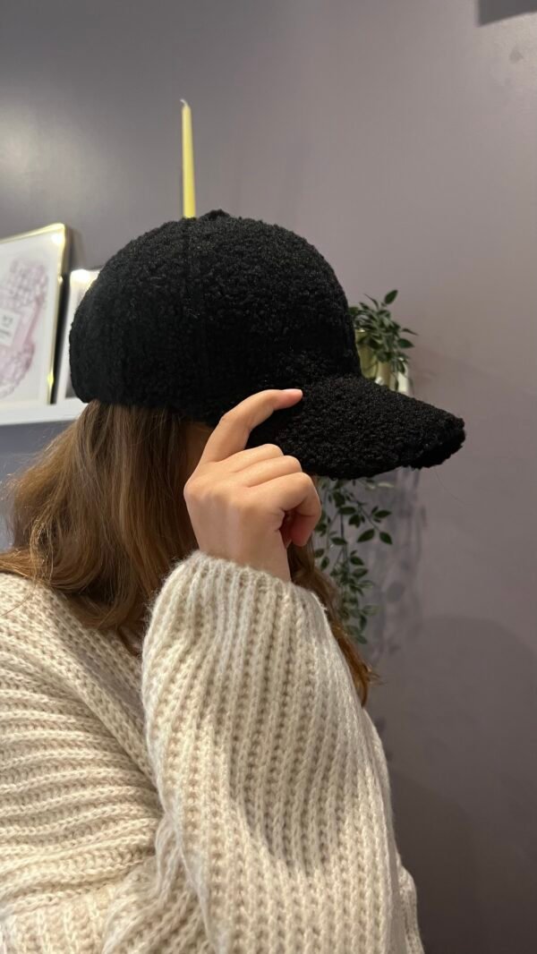 Casquette fourrure noire