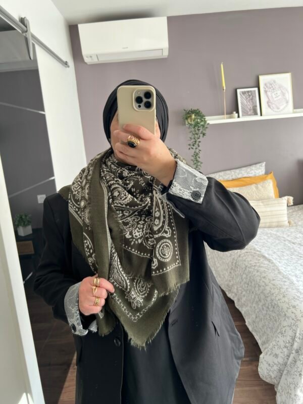 Grand foulard carré kaki