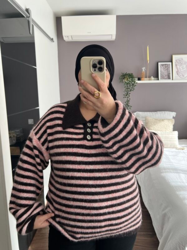 Pull rose rayures fines