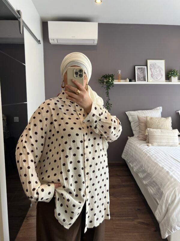 Chemise à pois beige