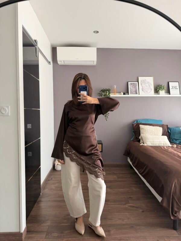 Jean Barel Livia cropped