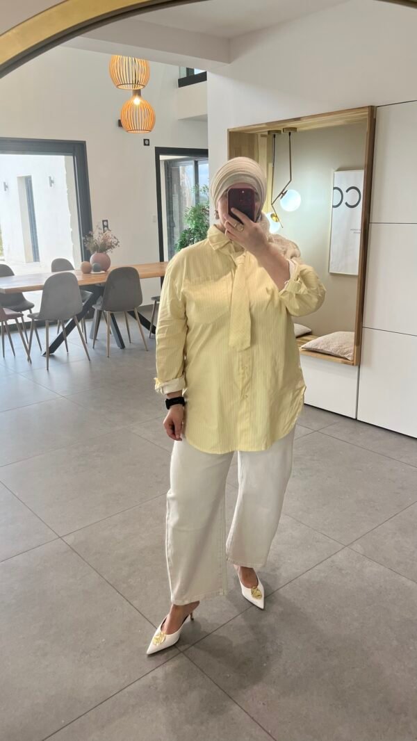 Chemise jaune cravate