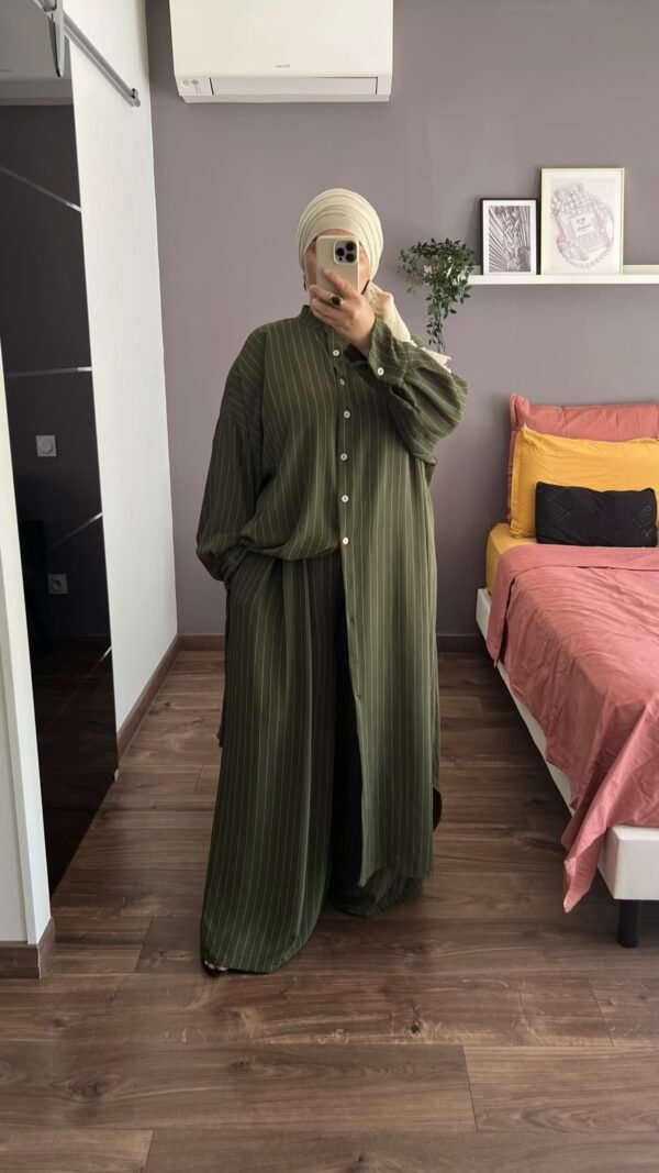 Ensemble Dina kaki